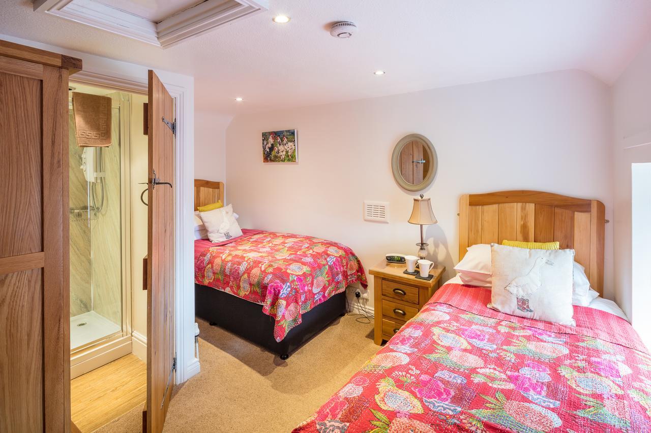 Holly Cottage B&B Pilsley  Exterior photo